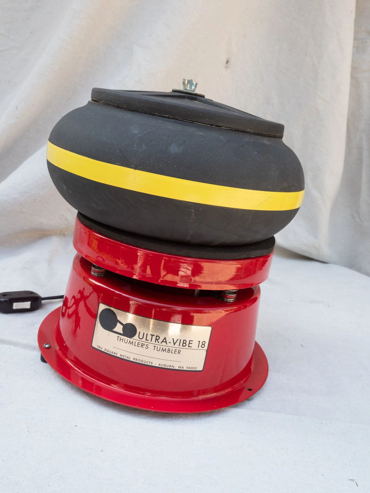 Vibratory Tumbler, 0.10 cubic feet Bowl Capacity, photo 1