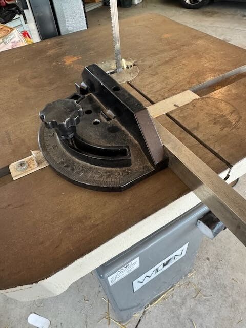 Wilton Model 8201 Tradesman Bandsaw with 3 spare blades, photo 1